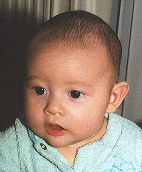 Aizec At 2 and 1/2 Months